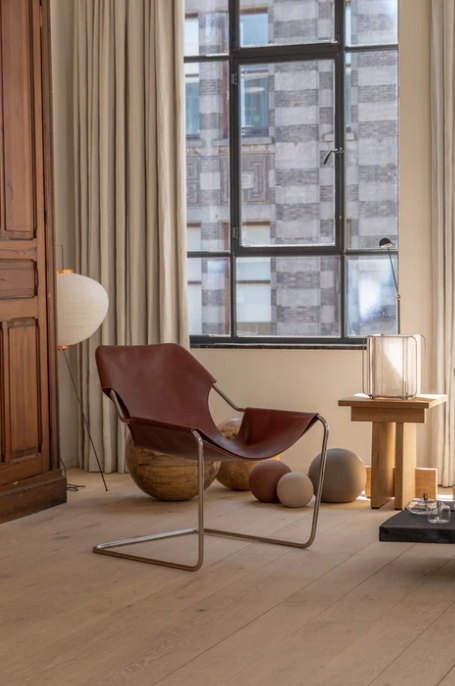 Chaise design minimaliste de Paulo Mendes da Rocha