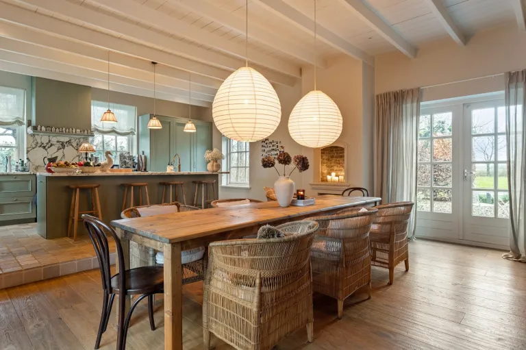 Une maison rénovée à la décoration contemporaine