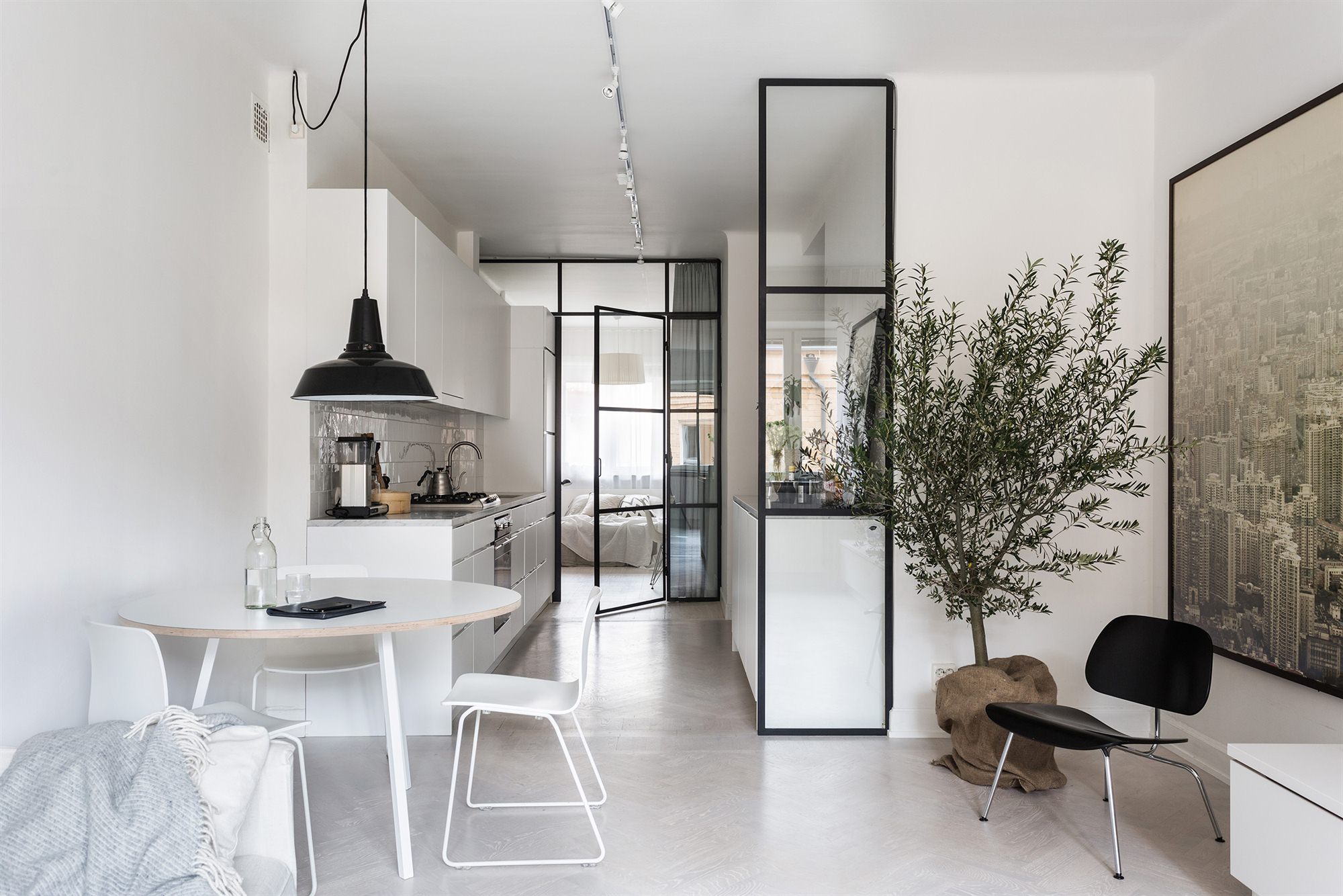 Appartement Minimaliste : Épure et Luminothérapie