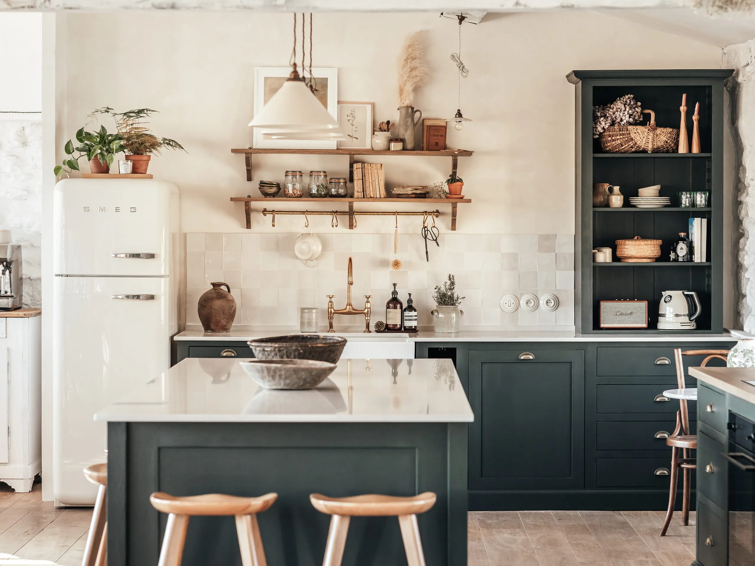 DIY Peindre vos meubles de cuisine ? solutions  pour rafraîchir votre cuisine