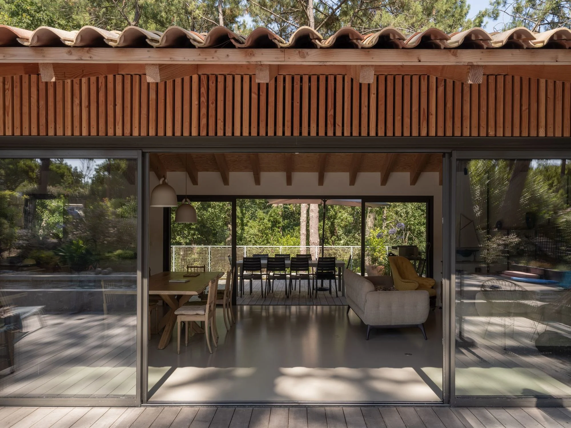 Maison d&rsquo;architecte au Cap Ferret disparaît dans le paysage