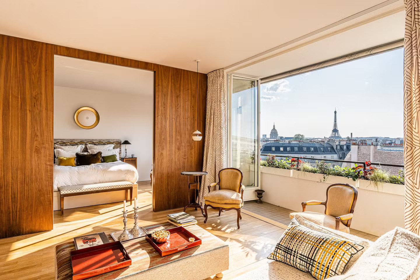 Élégant Appartement avec Vue sur Paris: Un Coin de Paradis