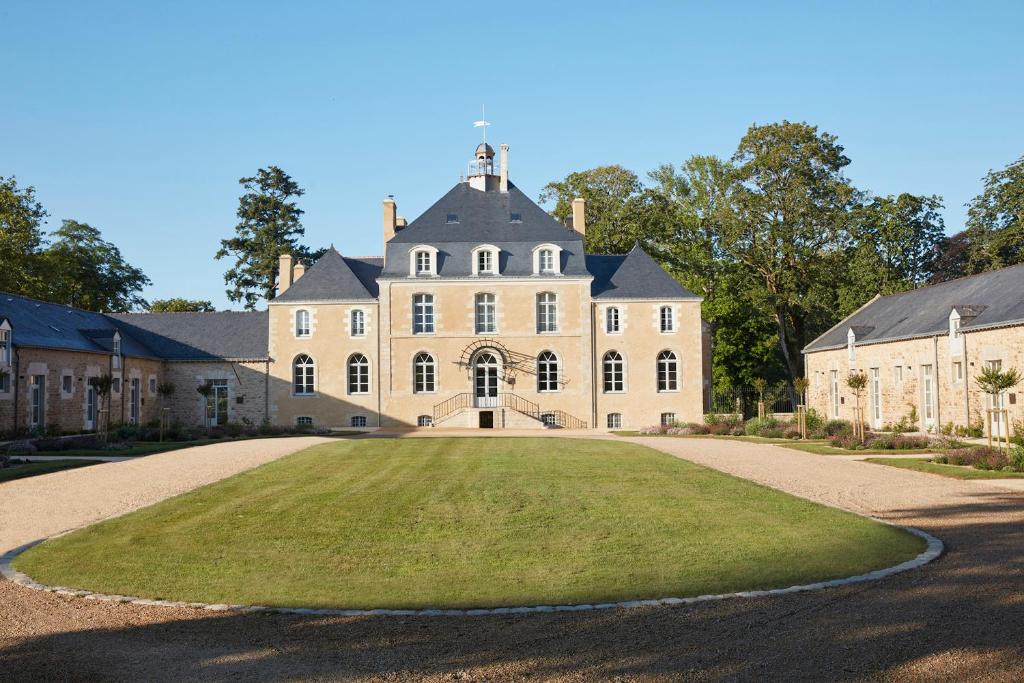 Explorez le Domaine Le Mezo et la Nature