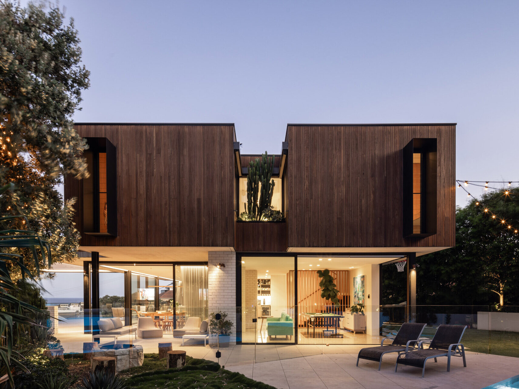 Maison moderne avec vue sur la plage de Curl Curl par Watershed Architects