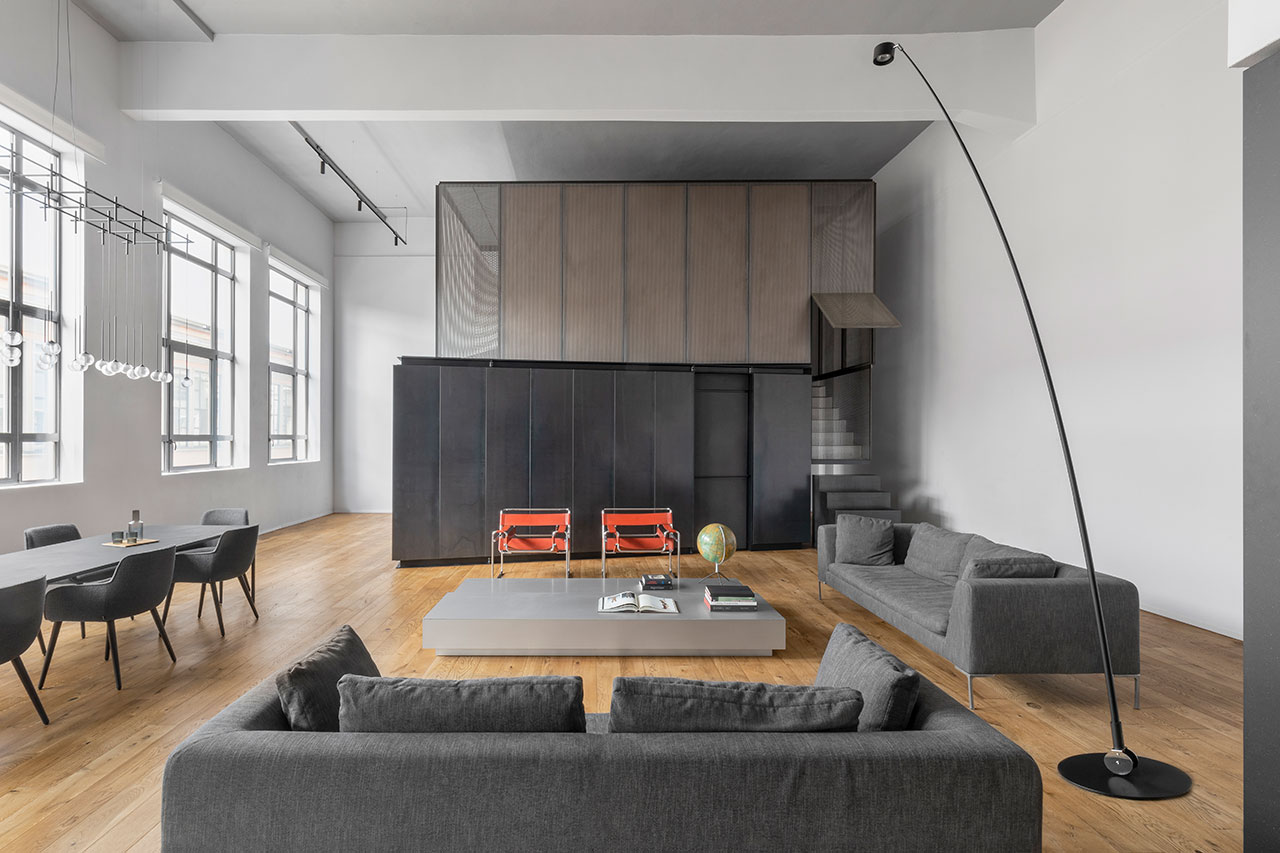 Casa MRGT est un loft où le charme industriel rencontre l&rsquo;élégance urbaine.