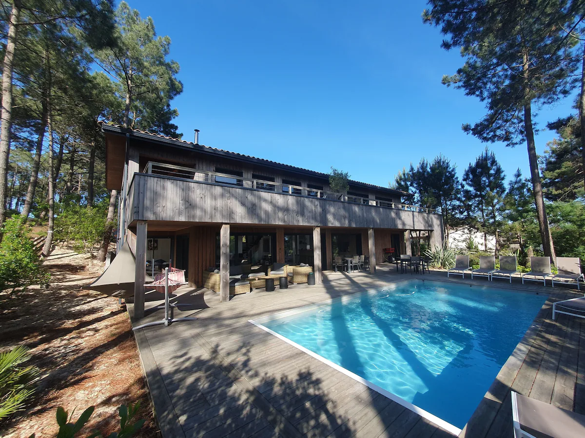Grande maison de charme en bois à Lacanau-Océan