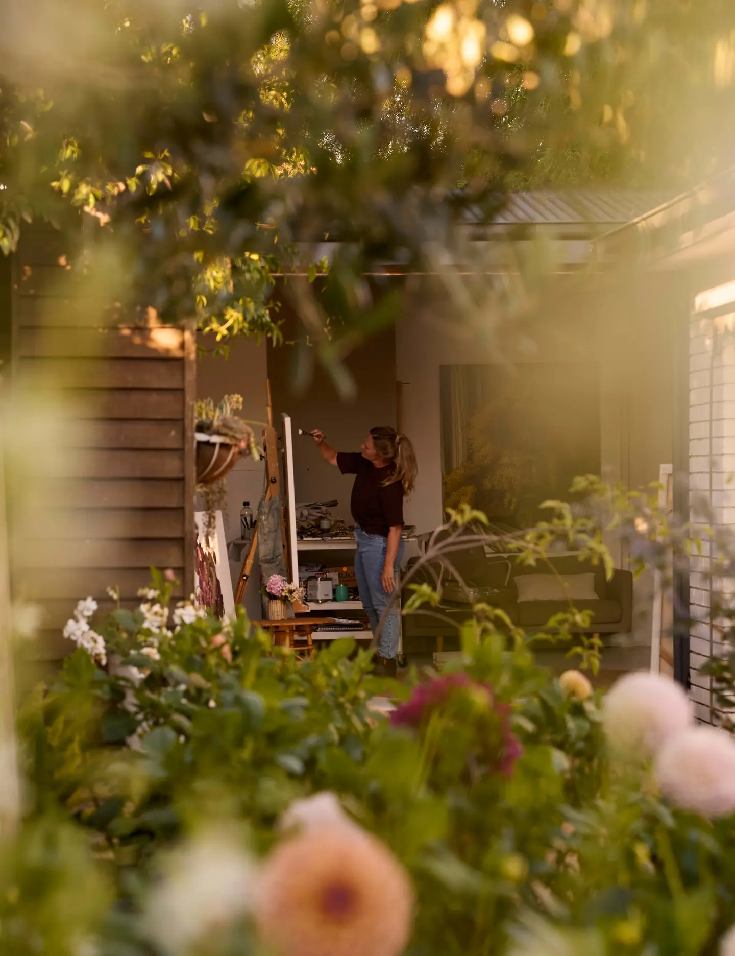 Le jardin luxuriant d&rsquo;une artiste, de style cottage, et son atelier de jardin
