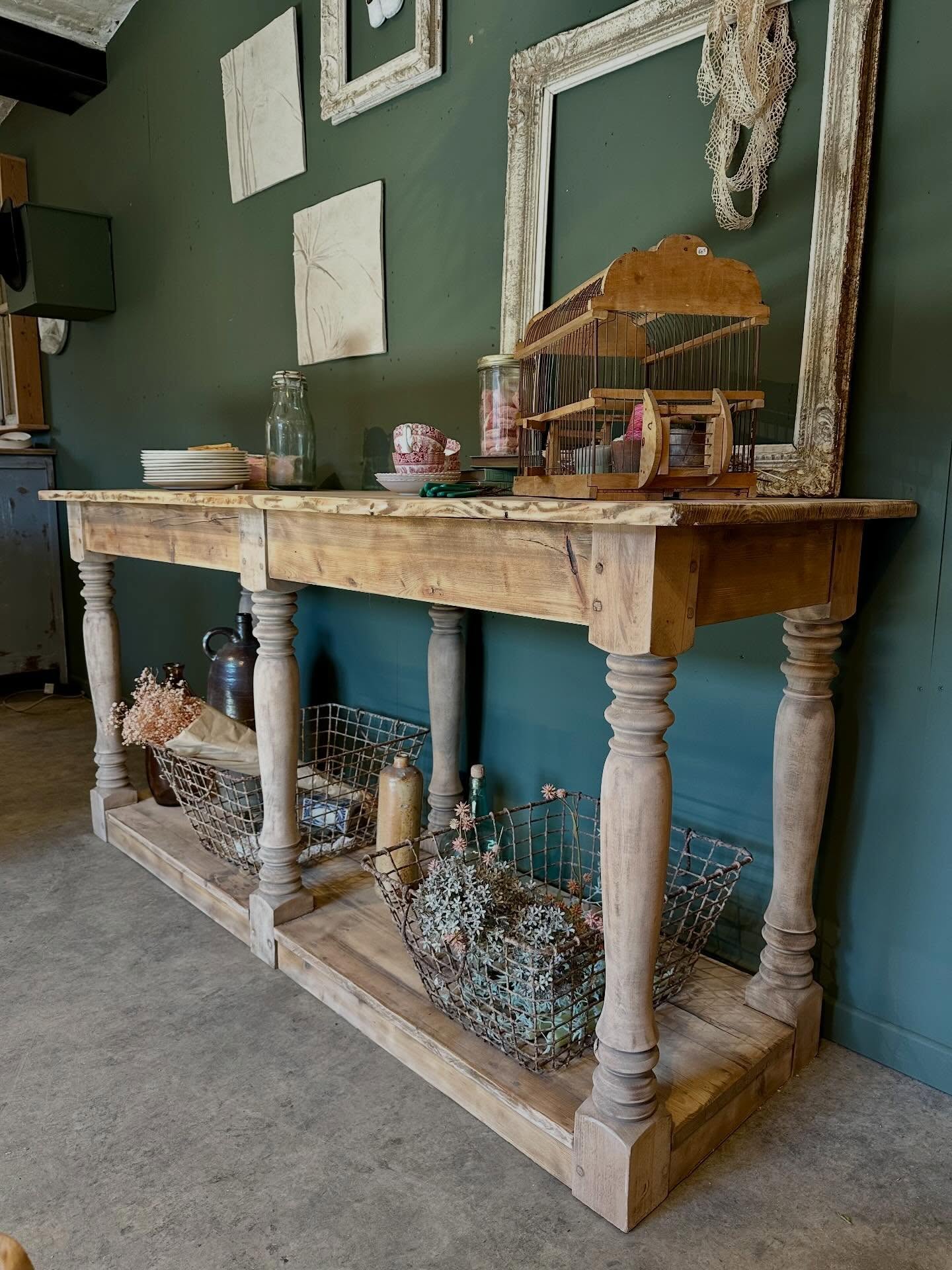 Philhomène Brocante & Décoration est un atelier-showroom à Séclin