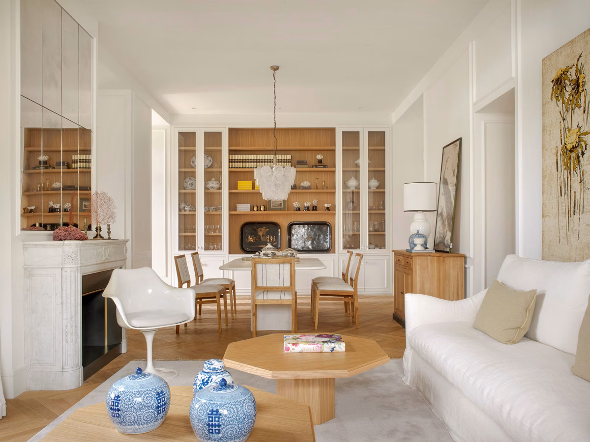Le studio Mengíbar Blanco a redonné toute sa splendeur à une maison centenaire