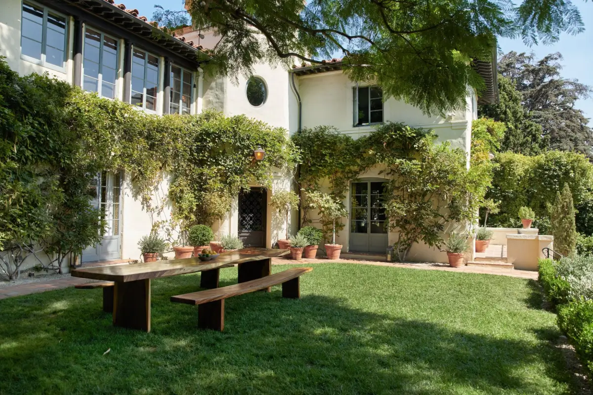 Pierce & Ward intérieur dans une maison de style espagnol des années 1920 à Hollywood Hills