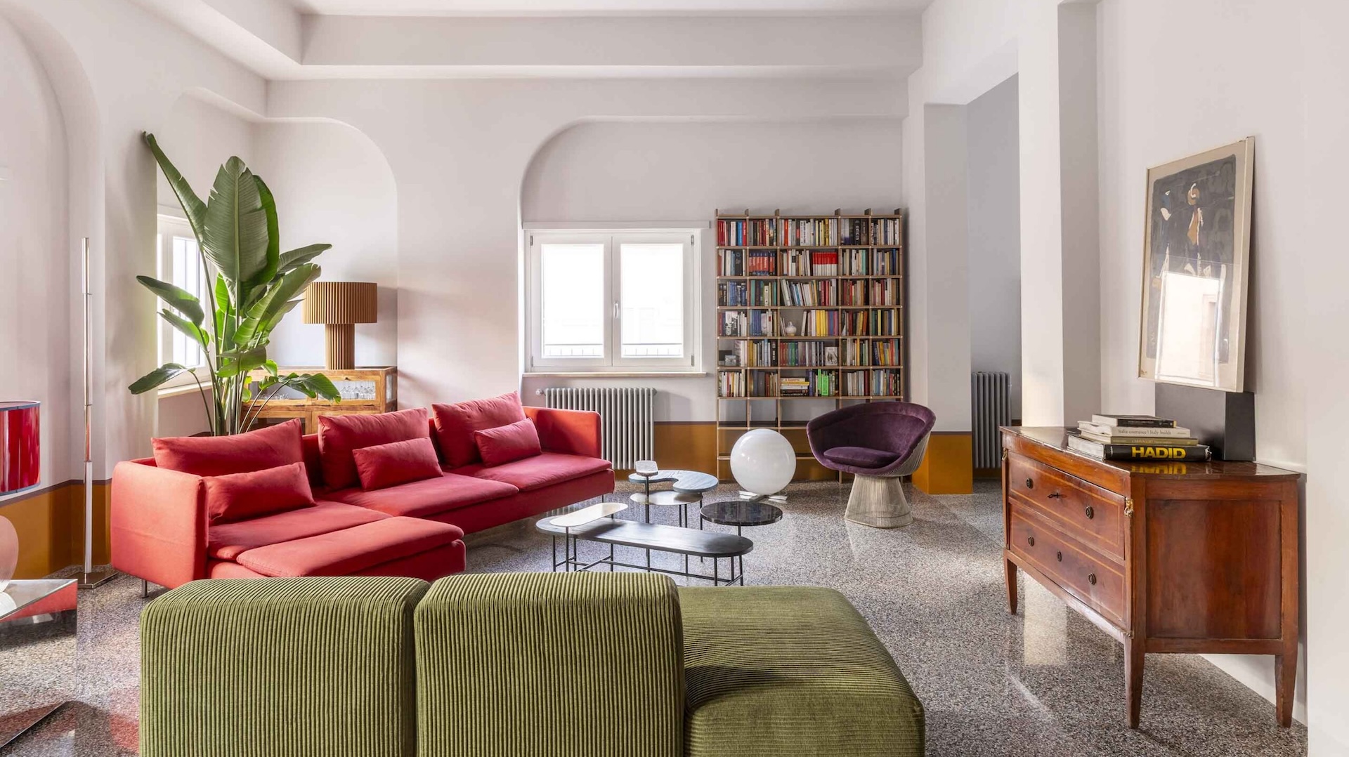 Casa Alkymia, rénovation colorée d’un appartement à Rome
