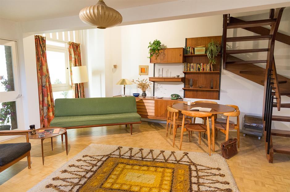 Découvrez le charme des années 50 en décoration : mobilier vintage, couleurs rétro, design scandinave et inspirations pour un intérieur plein de caractère