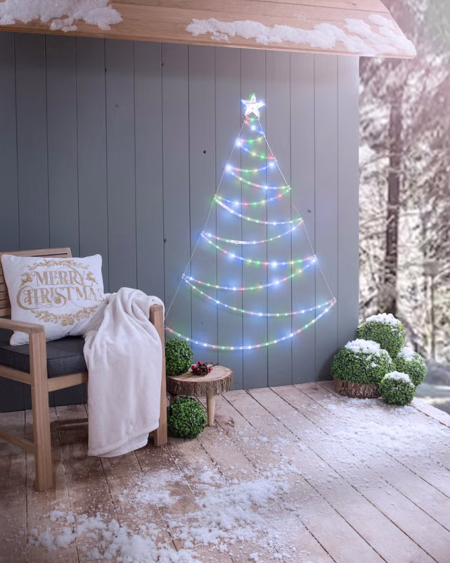 Tendances de Noël pour décorer votre maison la veille du Nouvel An et la veille de Noël avec style et idées durables pour créer une décoration de Noël originale.