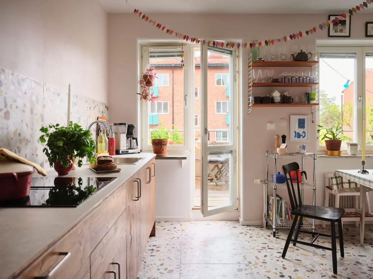 Sol carreaux terrazzo : le secret d’un petit appart lumineux